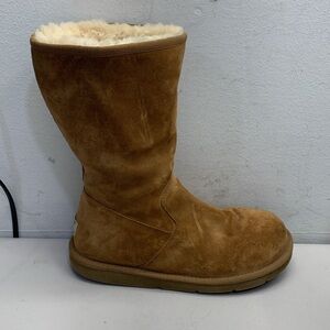 Cozy Tan Suede Boots size 9